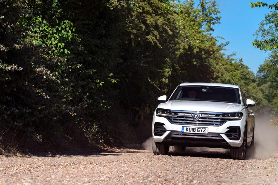  Volkswagen Touareg V6 TDI R-Line 2018 года  (UK) (фото 6 из 40)